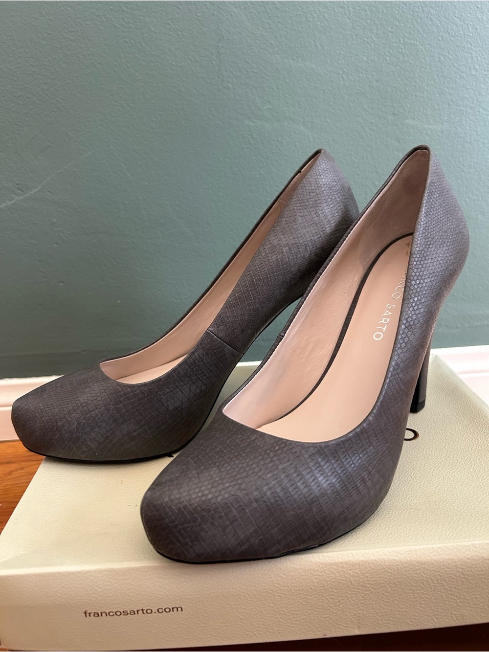 Franco Sarto Cicero Gray Textured Leather Hidden Platform High Heel Pumps Size 9